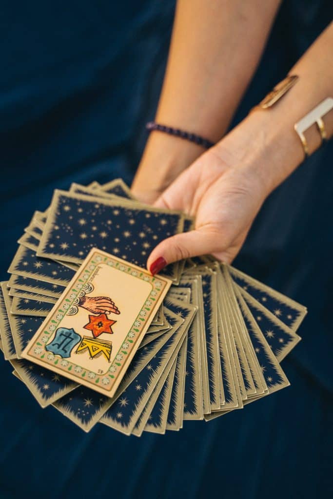 do you have to memorise all of the tarot meanings before reading?
