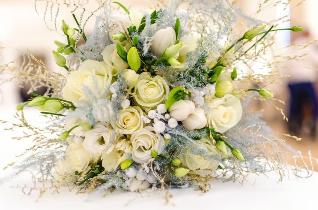 soft yellow wedding flowers