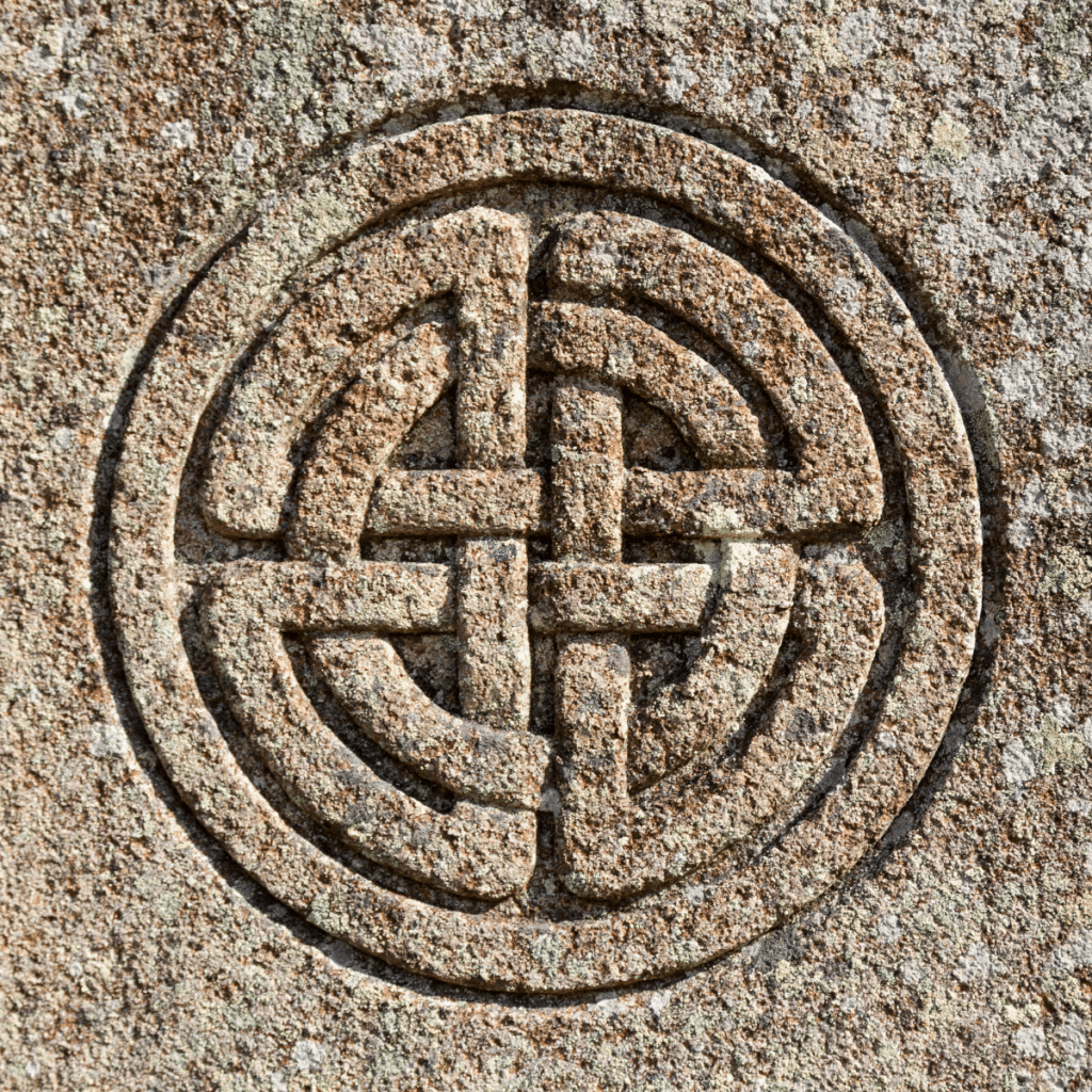 celtic knot carving