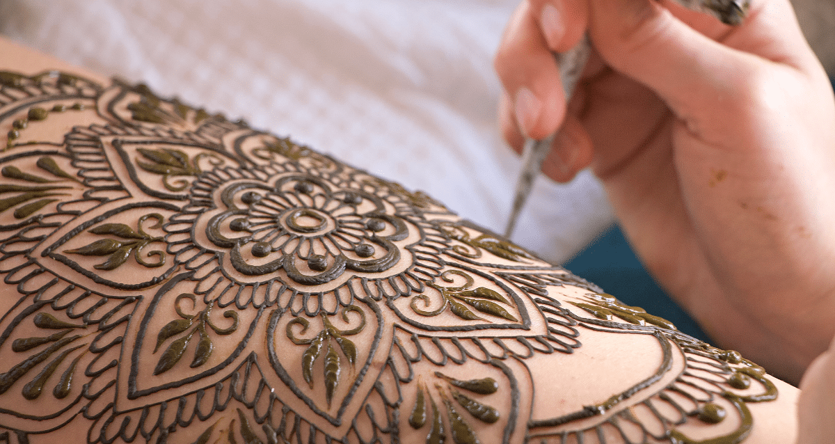 applying henna