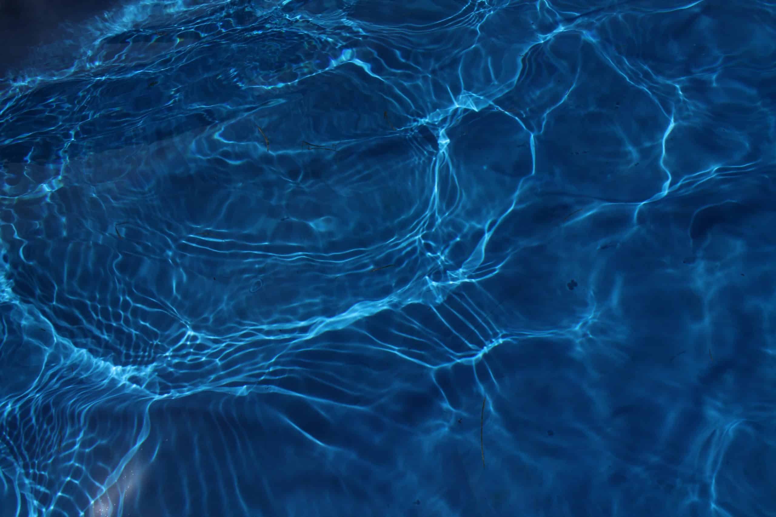 the spiritual meaning of the color blue and the association with water 