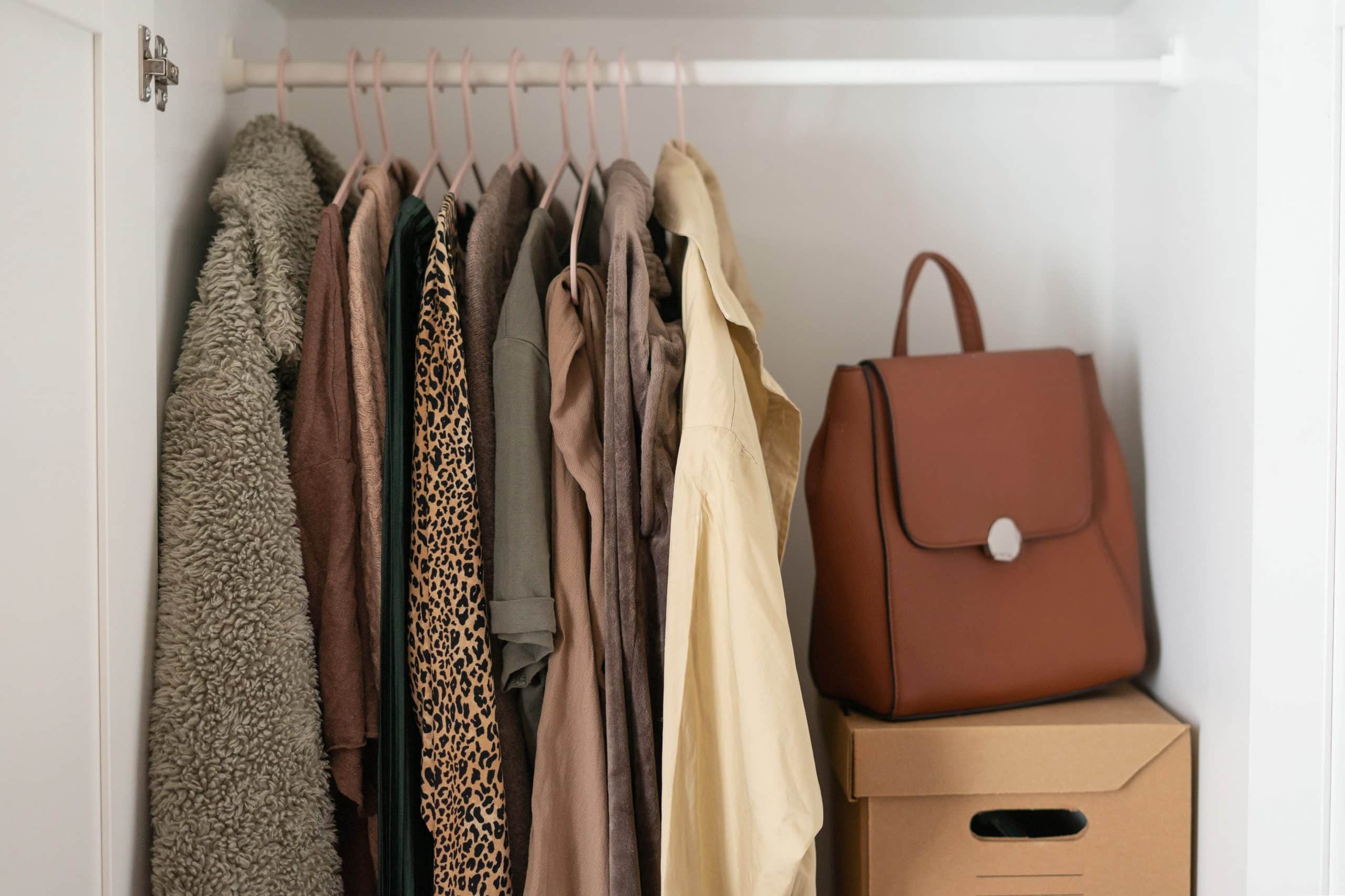 minimalist capsule wardrobe