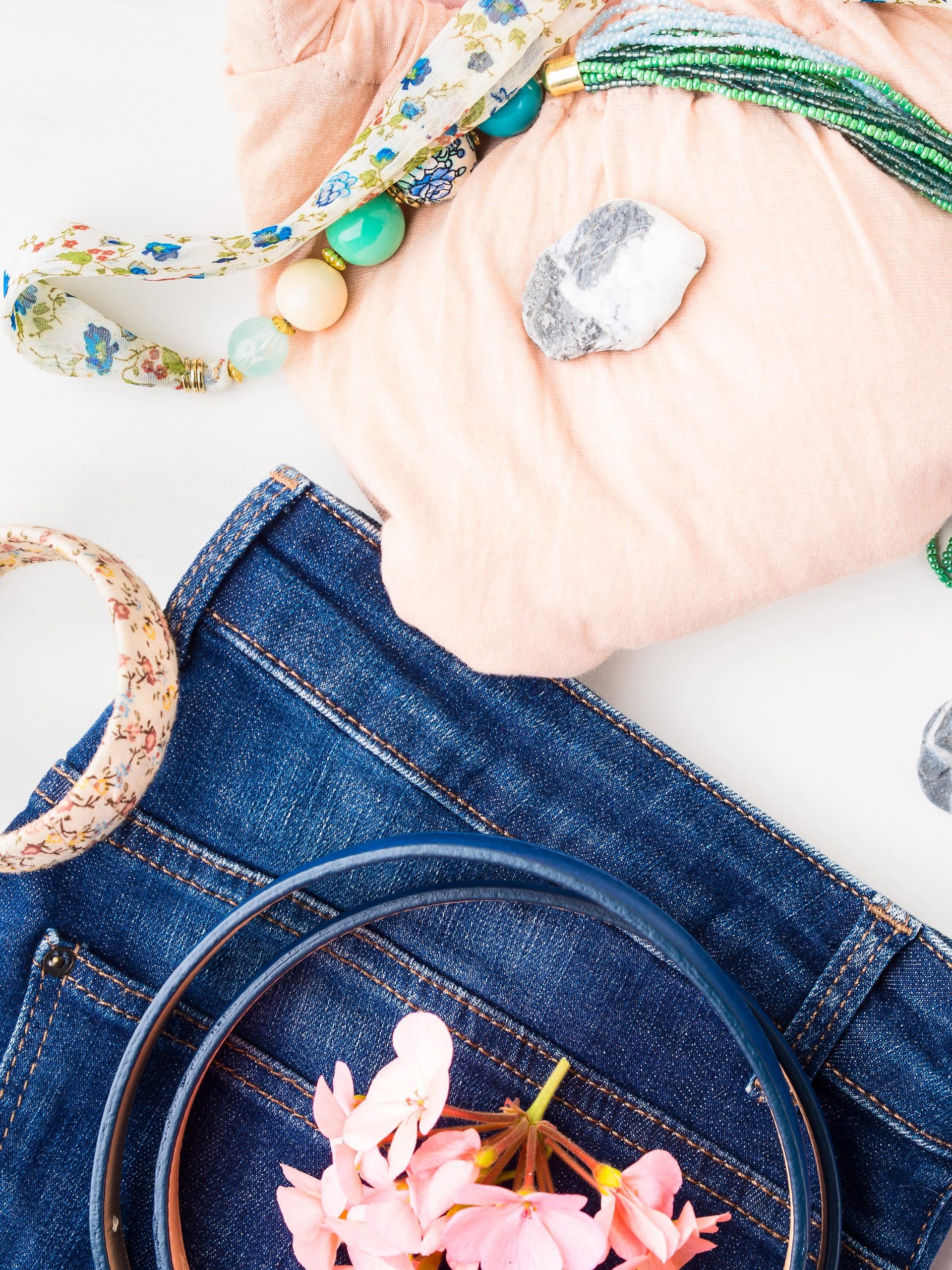 capsule wardrobe accent colors