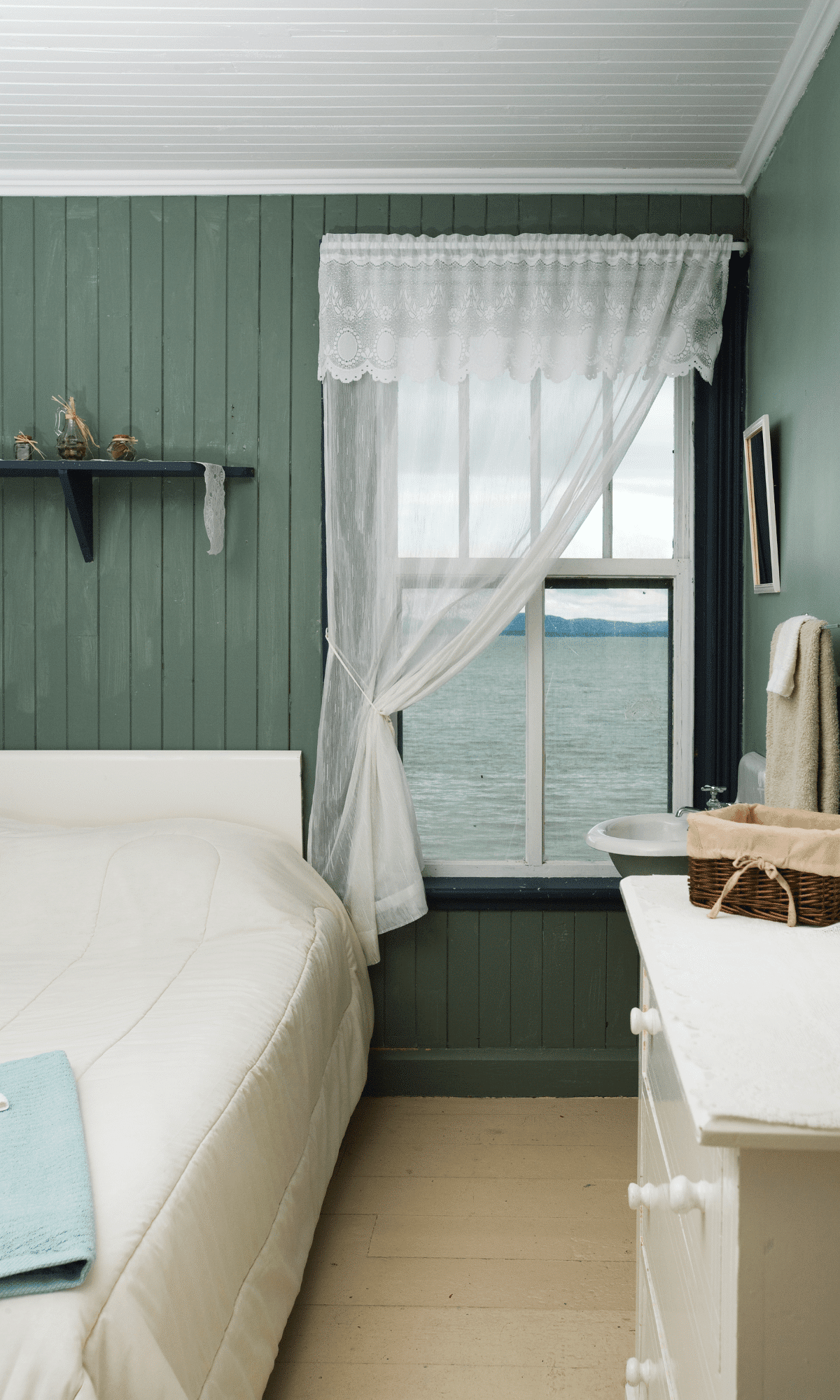 clean bedroom