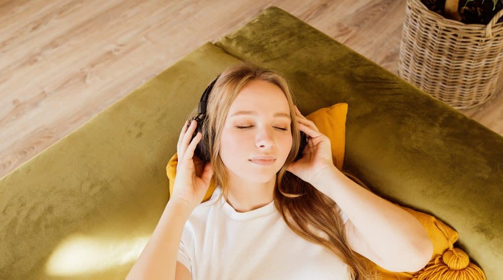 listening to headphones sound meditation