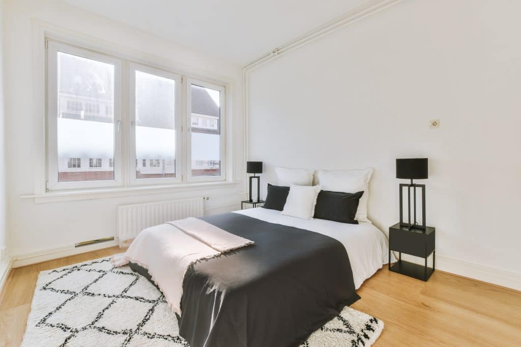 minimalist bedroom