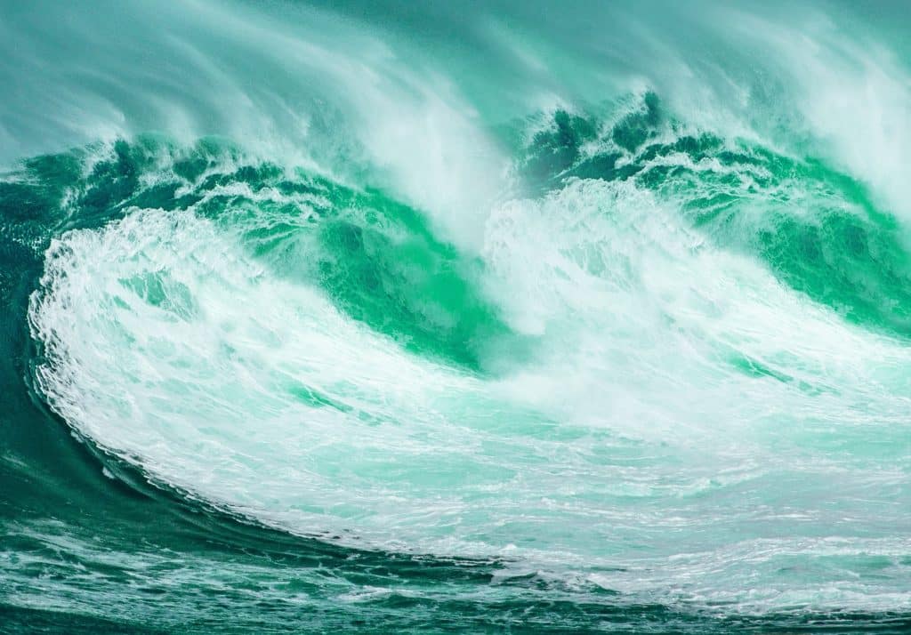 waves of the ocean 