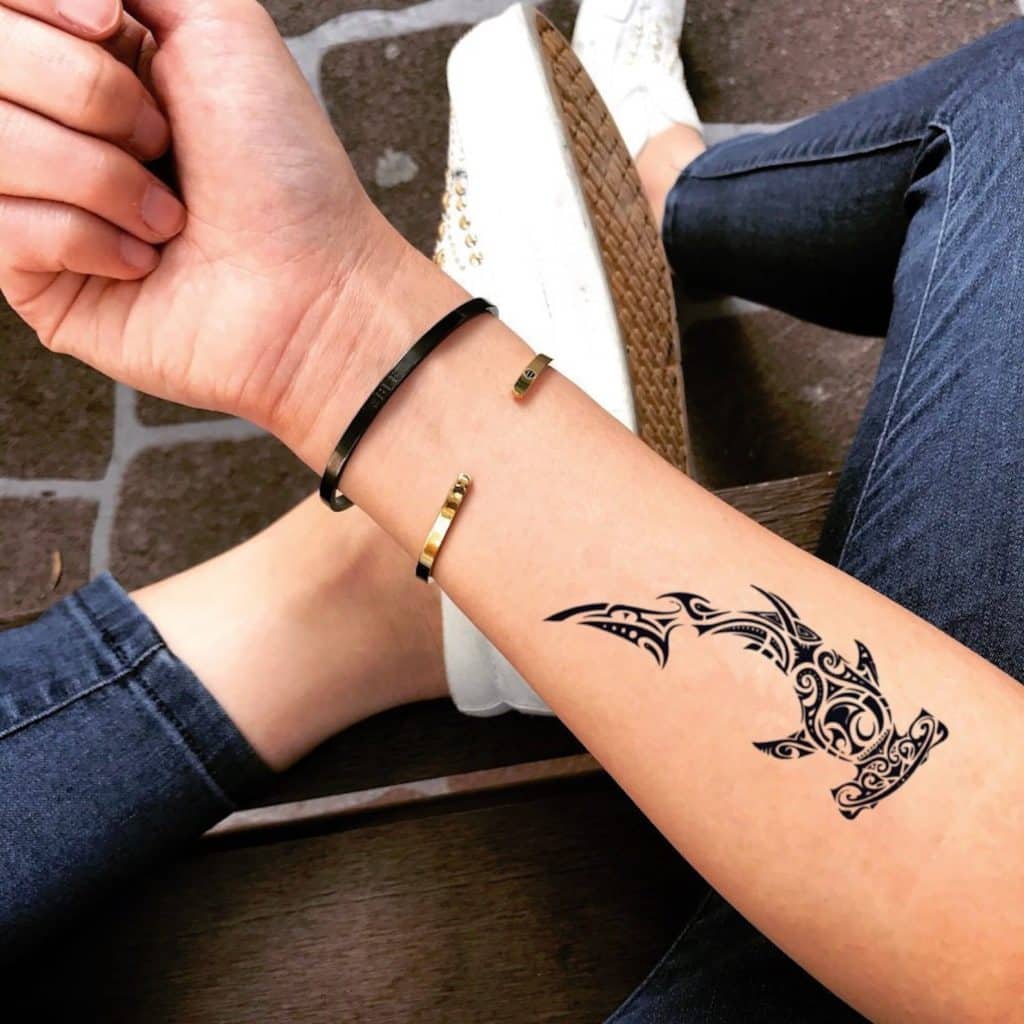 tribal hammerhead shark design 