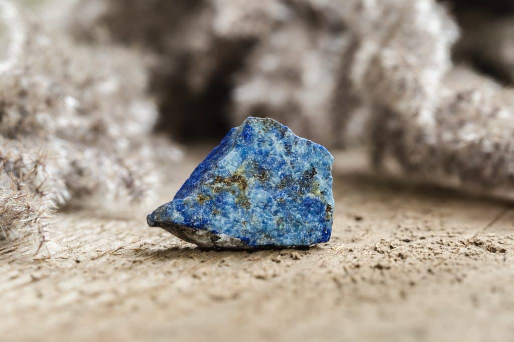 blue lapis lazuli stone