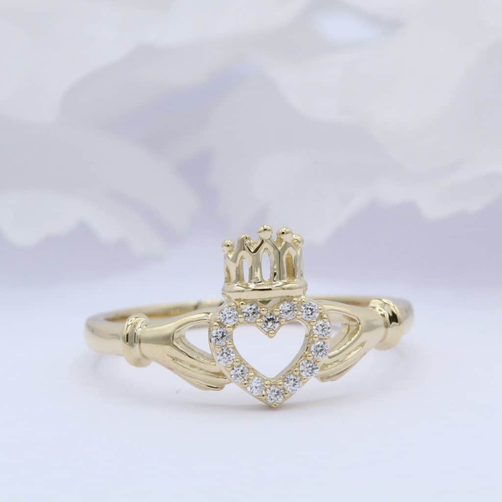 claddagh ring with diamond