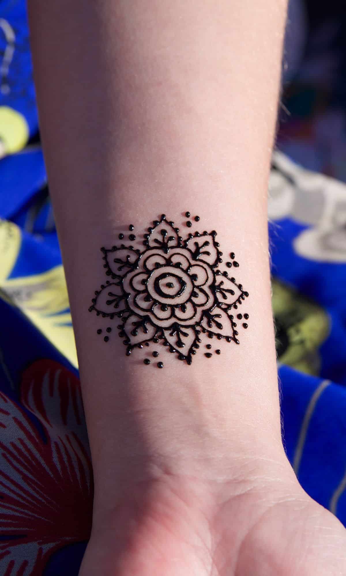 henna tattoo mend mandala tattoo design