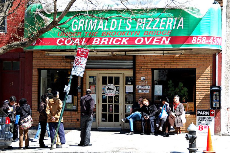Grimaldi's Pizzeria – Brooklyn, NY