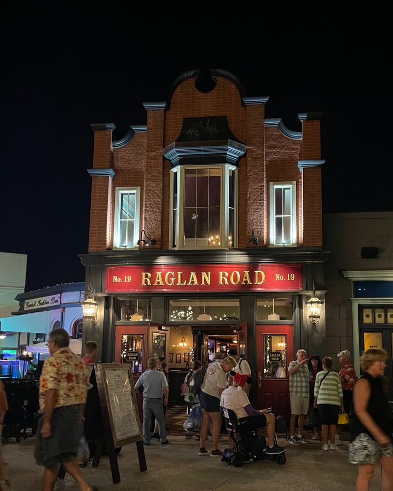 Raglan Road Irish Pub