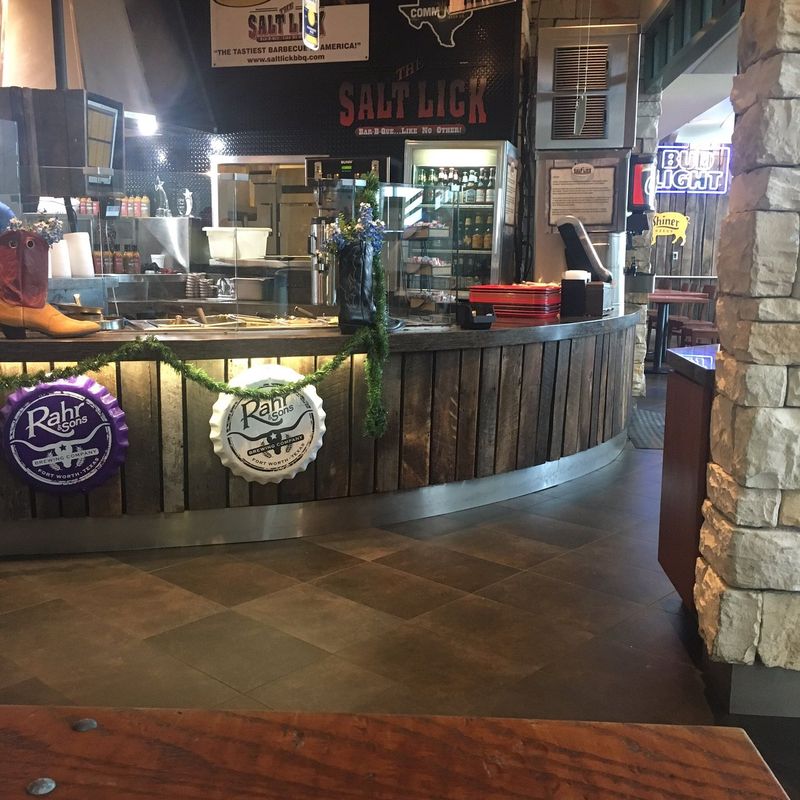 Dallas-Fort Worth International Airport (DFW)