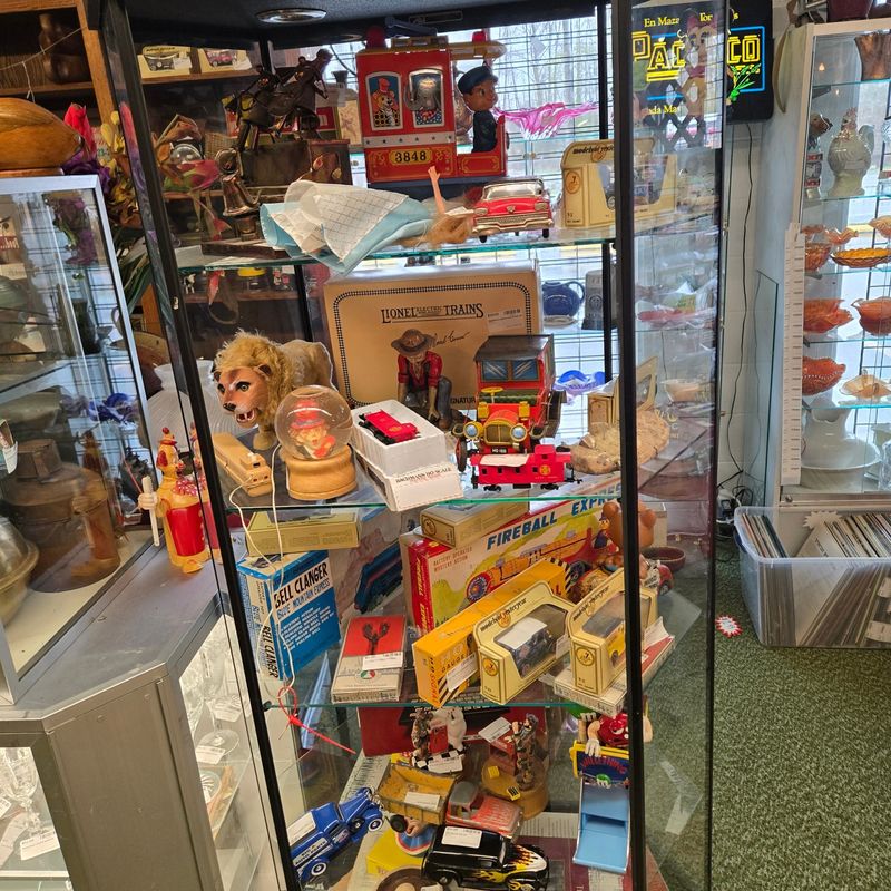 Specialty Kiosks and Cart Vendors