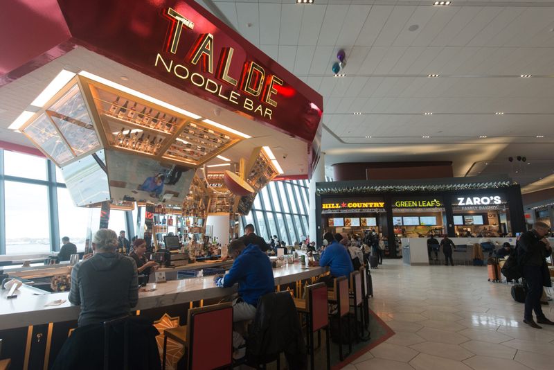 LaGuardia Airport (LGA)