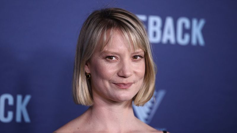 Mia Wasikowska