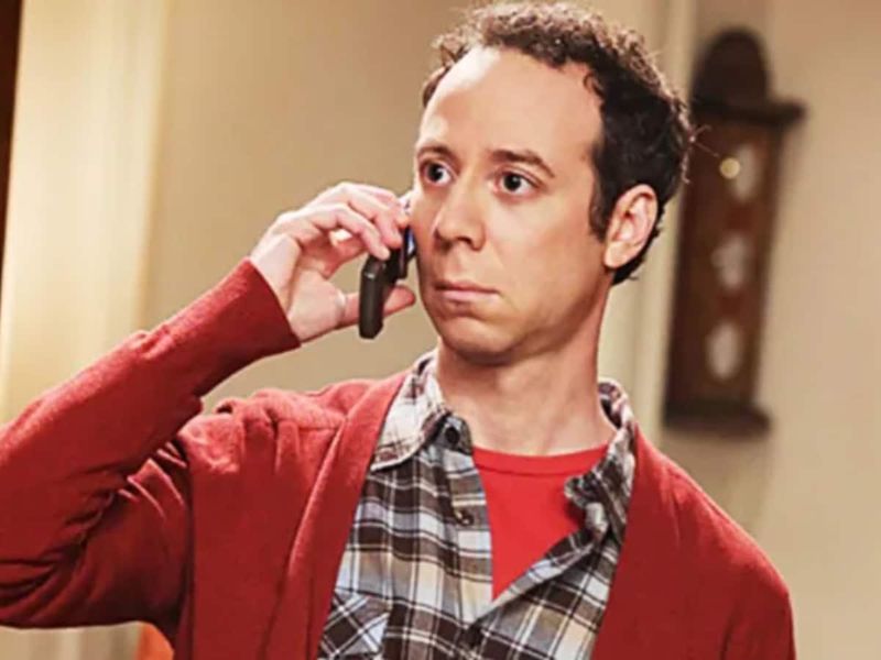Kevin Sussman (Stuart Bloom)