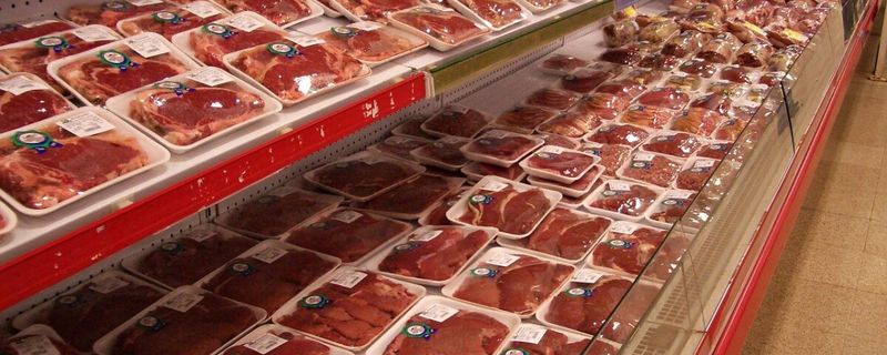 Pre-Packaged Meat in Cellophane Wrapping