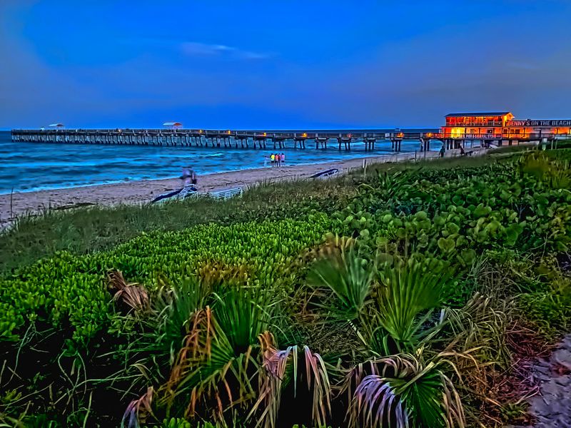 Benny's On the Beach (Lake Worth)