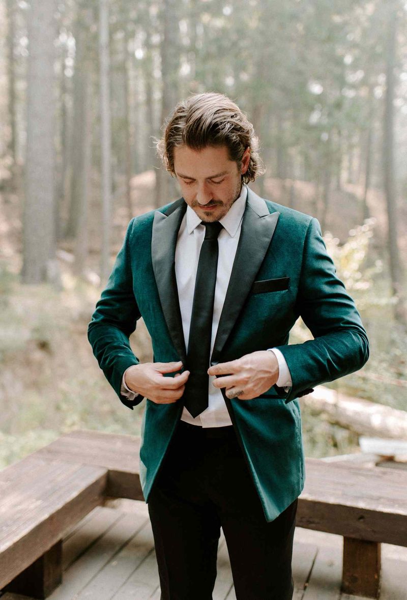 Dressing Up Just to Fly on an Airplane