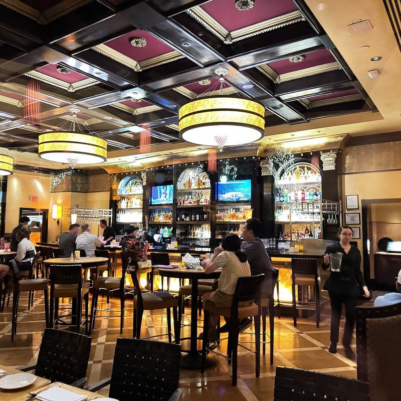Grand Lux Cafe