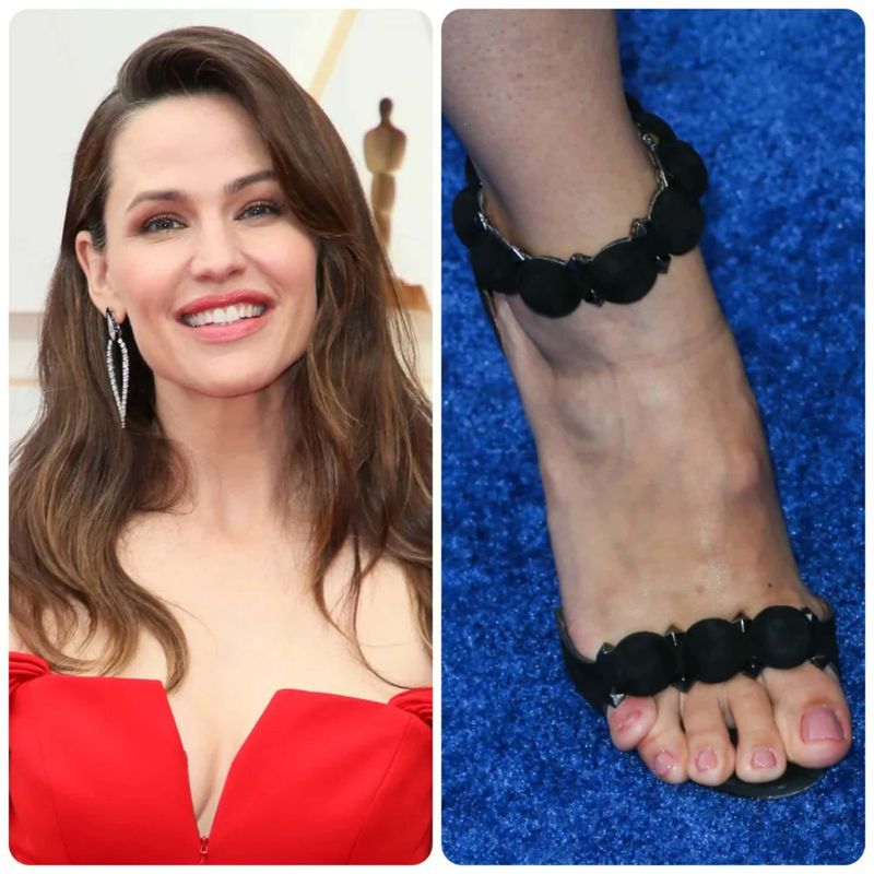 Jennifer Garner and Her Overlapping Toe