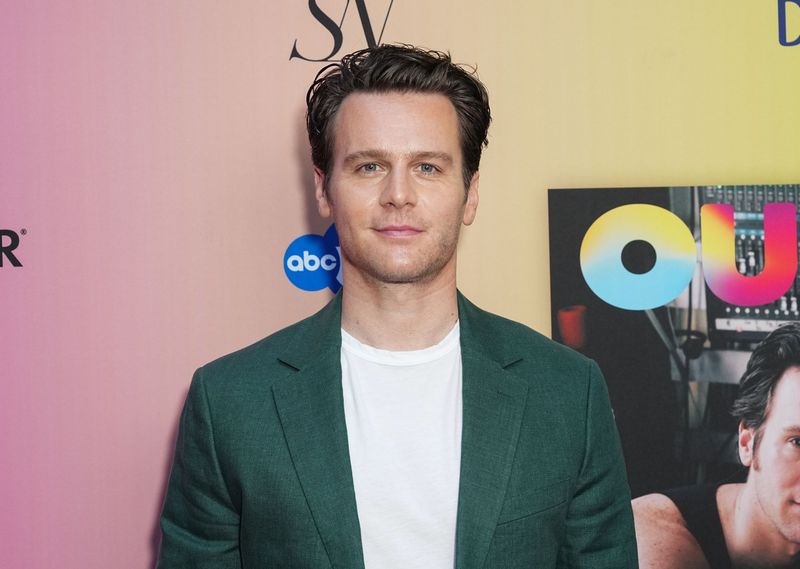 Jonathan Groff