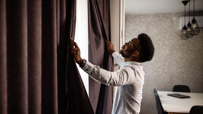 Hiring Teams to Darken Hotel Rooms for Perfect Sleep