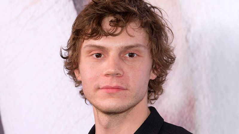 Evan Peters