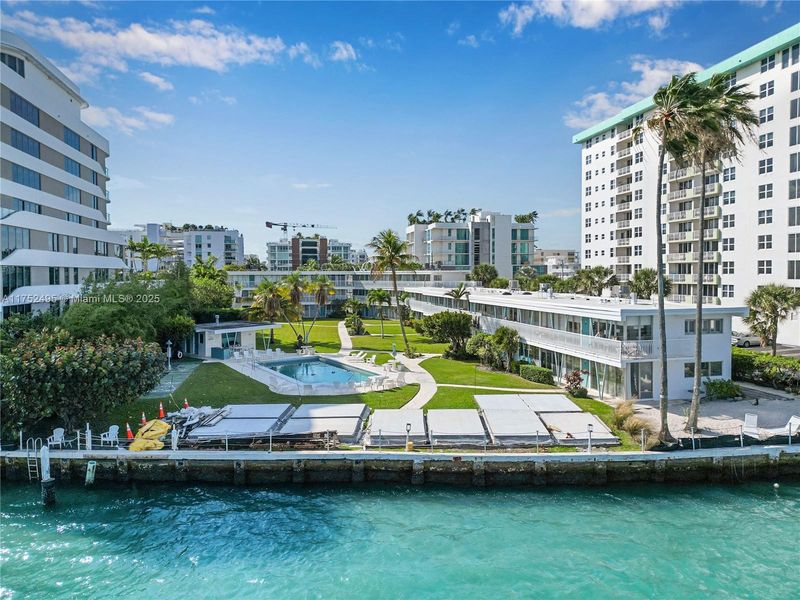Dexter – Bay Harbor Club Condos, Miami Beach