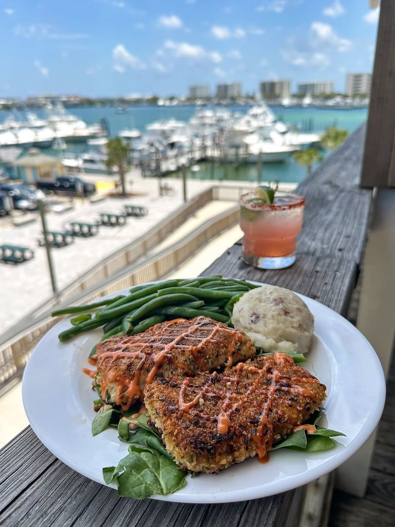 Dewey Destin's Seafood Restaurant, Destin