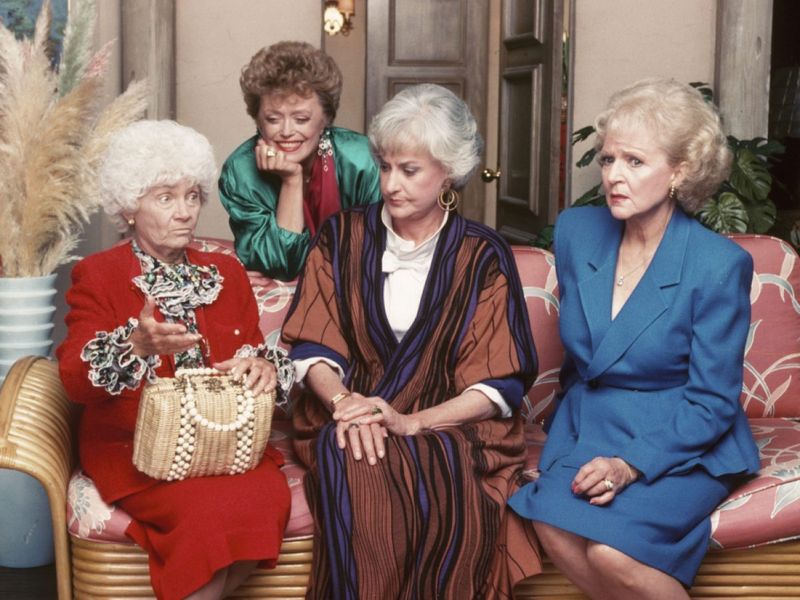 Dorothy Hitting Rose with a Newspaper (The Golden Girls)