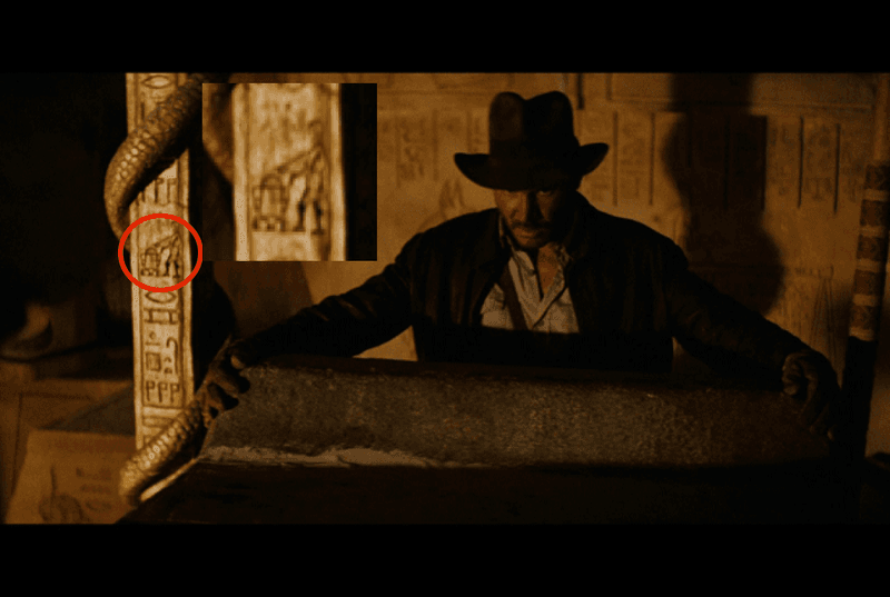 R2-D2 and C-3PO Are Hiding on a Pillar in Raiders of the Lost Ark