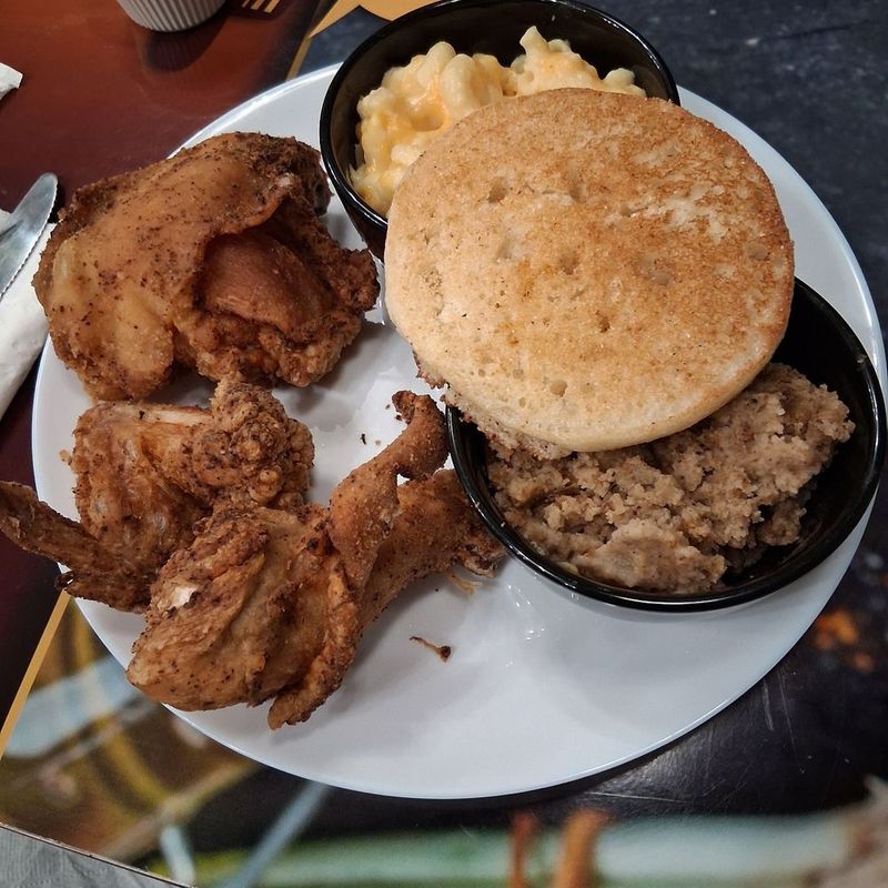 Chuck's Southern Comforts Cafe – Burbank, Illinois