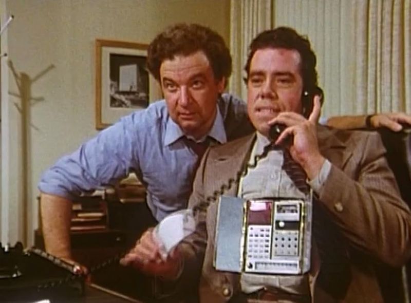 Holmes & Yoyo (1976–1977)