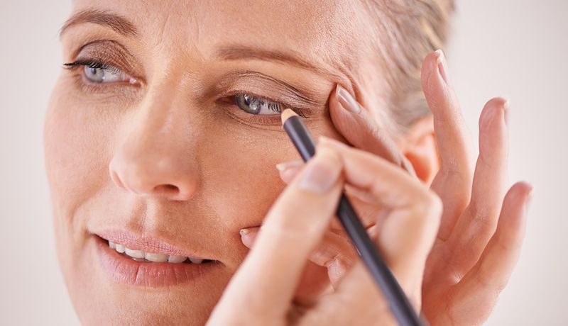 Dark Eyeliner Is the Only Option for Definition
