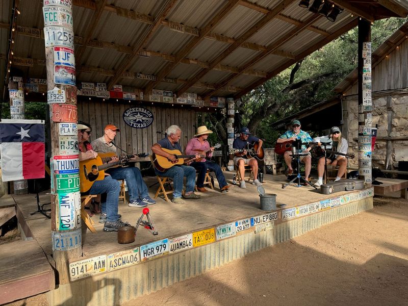 Luckenbach