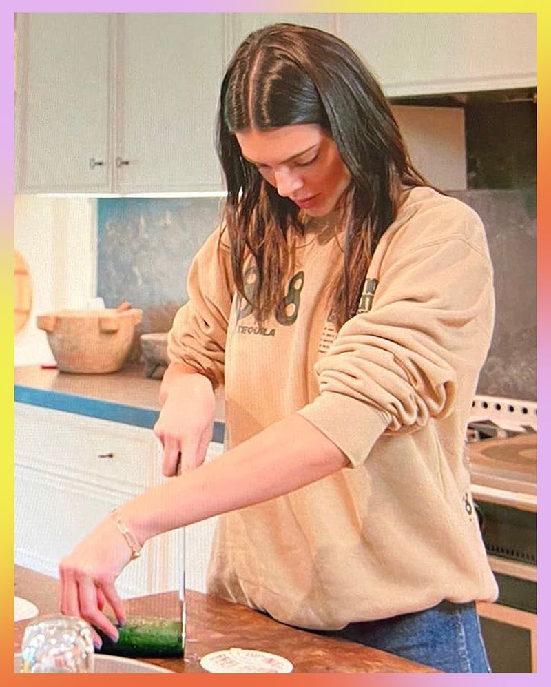 Kendall Jenner Cannot Slice a Cucumber