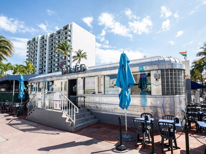 11th Street Diner (Miami Beach, FL)