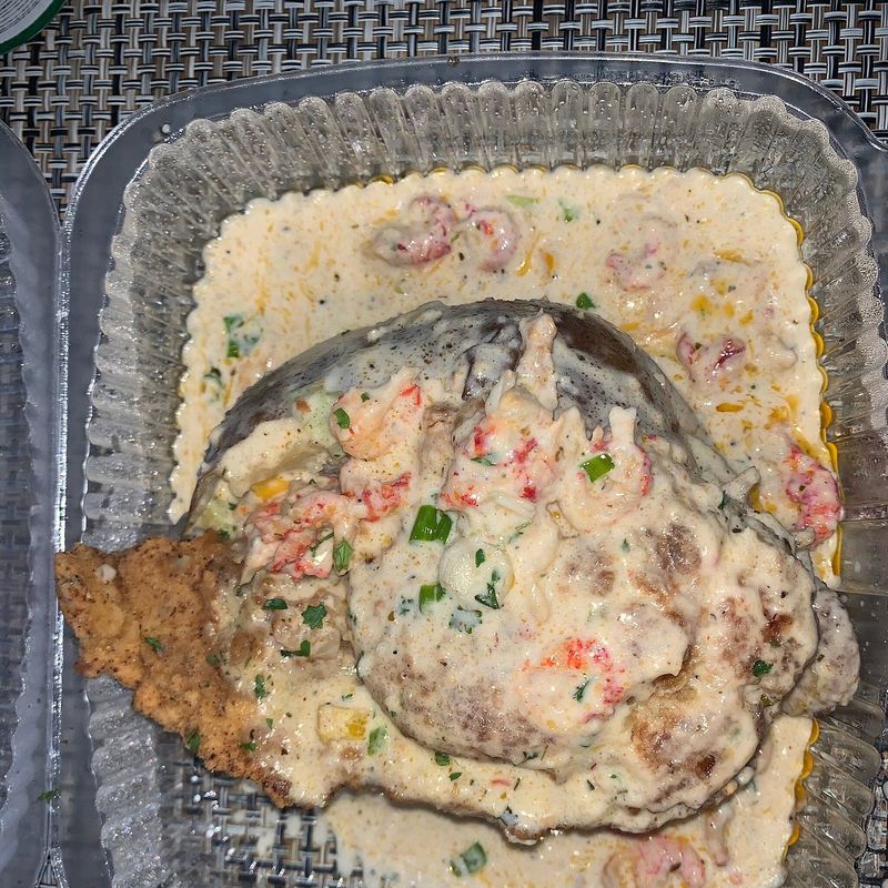 Peewee's Crabcakes on the Go