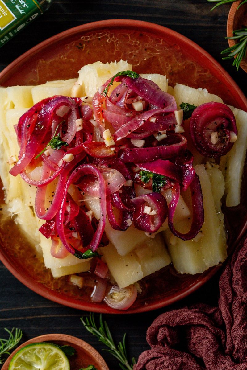 Yuca con Mojo