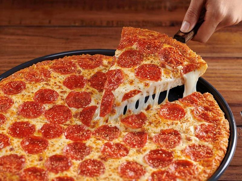 Pizza Hut Pepperoni Pizza