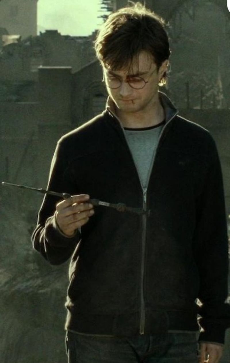 Harry Choosing to Repair His Own Wand