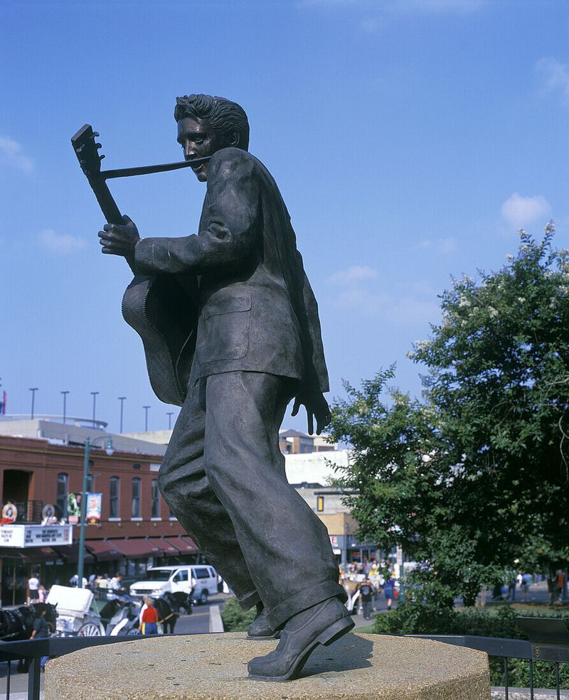 Elvis Presley – Beale Street, Memphis, Tennessee