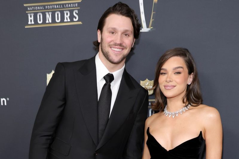 Hailee Steinfeld and Josh Allen