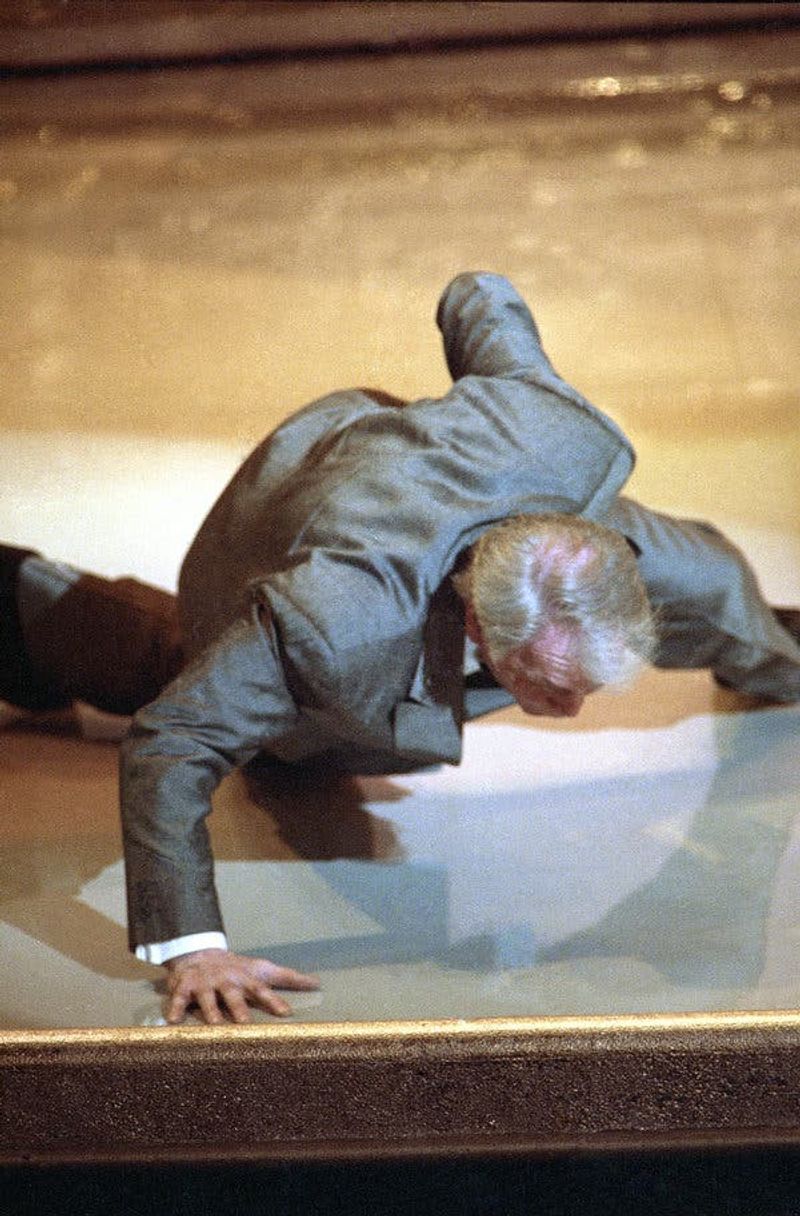 Jack Palance Does One-Armed Push-Ups at Age 73 (1992 Oscars)