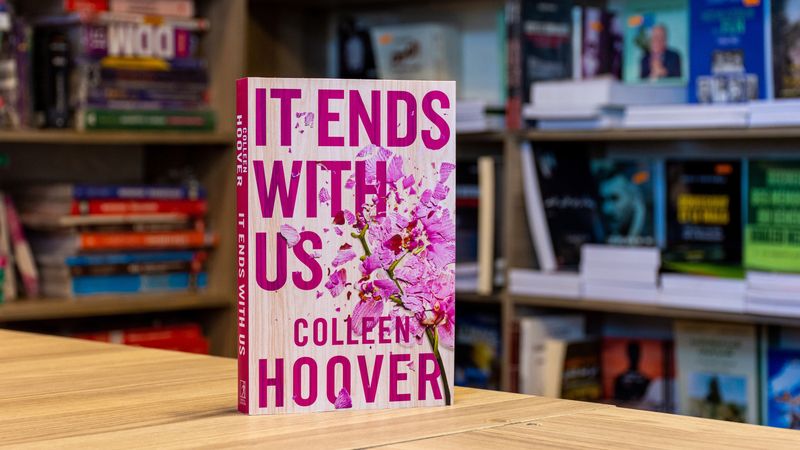 It Ends With Us by Colleen Hoover
