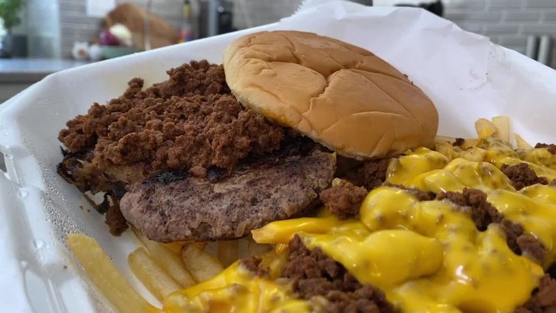 Mini Burgers and Chili Over Fries