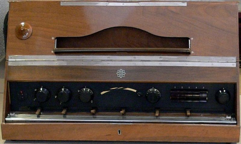 Jonny Greenwood (Radiohead) and the Custom Ondes Martenot